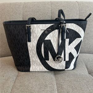 Michael Kors Gray and Cream Interior Bag